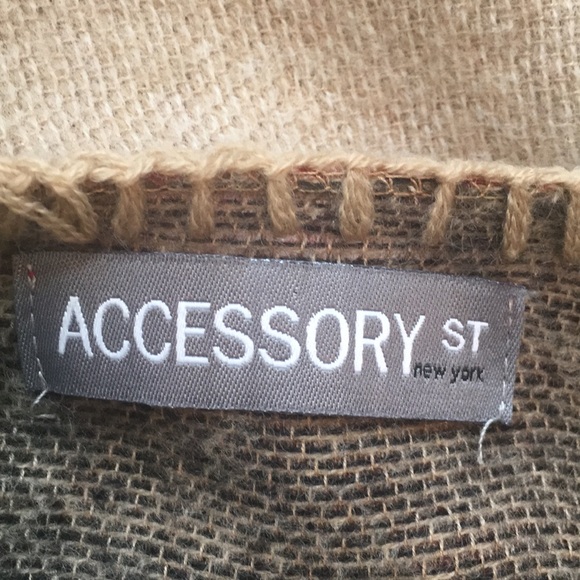 Earth tone sweater cape, ONE SIZE - Picture 3 of 3